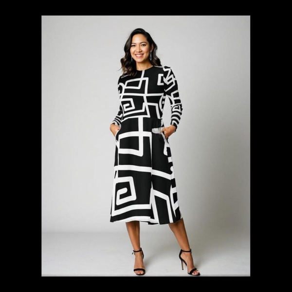 Chic Monochrome Dress - Effortlessly Stylish and Versatile for Any Occasion