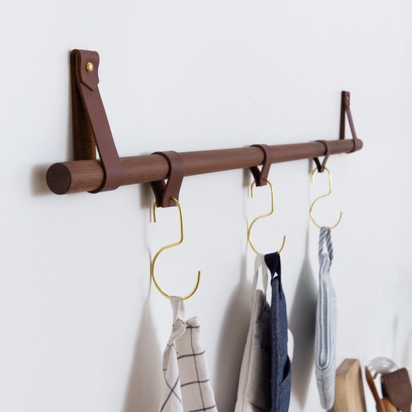 Leather Hanging Towel Holder Kit - brass hand towel rail for bath kitchen & laundry room hanging coffee mug wood rack mop and broom storage